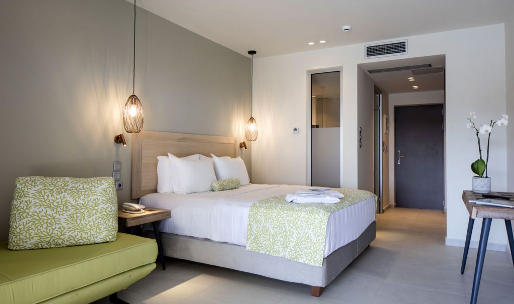 Double Deluxe With Private Pool